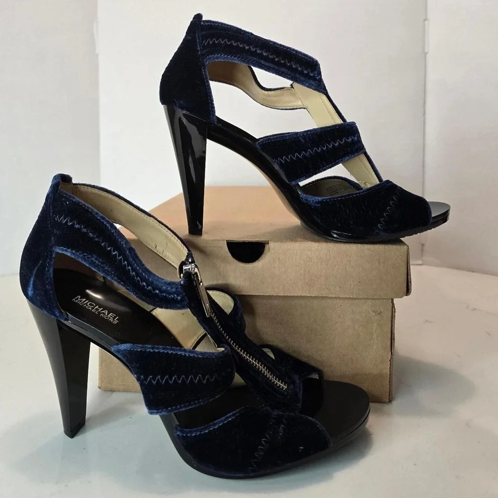 MICHAEL Kors Berkley VELVET ADMIRAL Sandal Women's Size 9